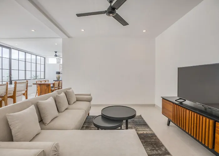 2 Bedroom & Office In The Heart Of Pererenan Villa